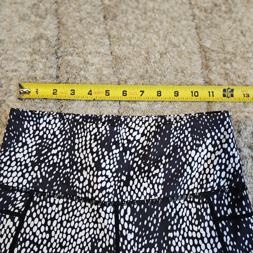 ZYIA Active Black Viper Pocket Light N Tight Hi-Rise Leggings 7/8 24” SZ 4 - Picture 4 of 11